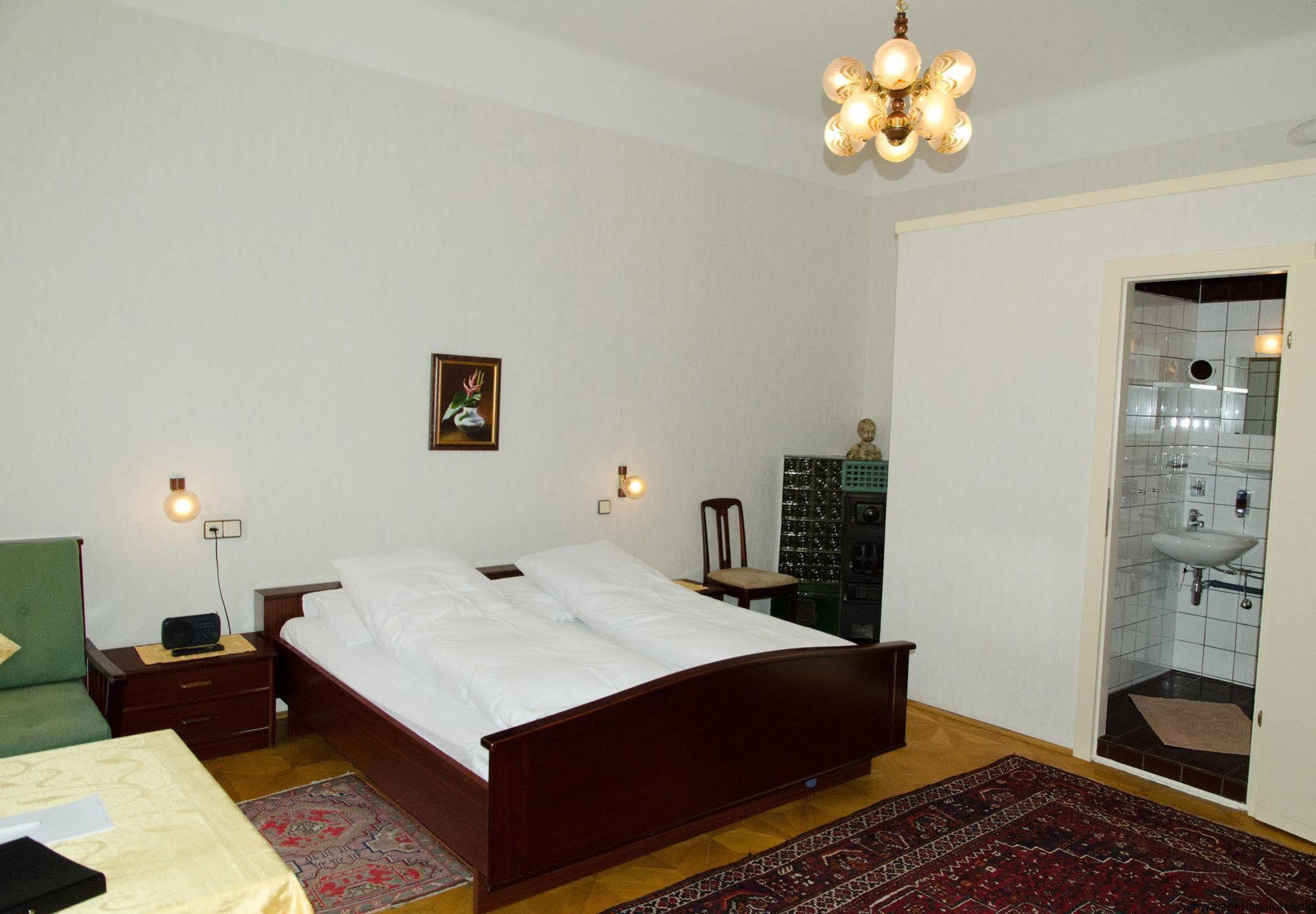 Schweizer Pension Solderer Vienna Exterior photo
