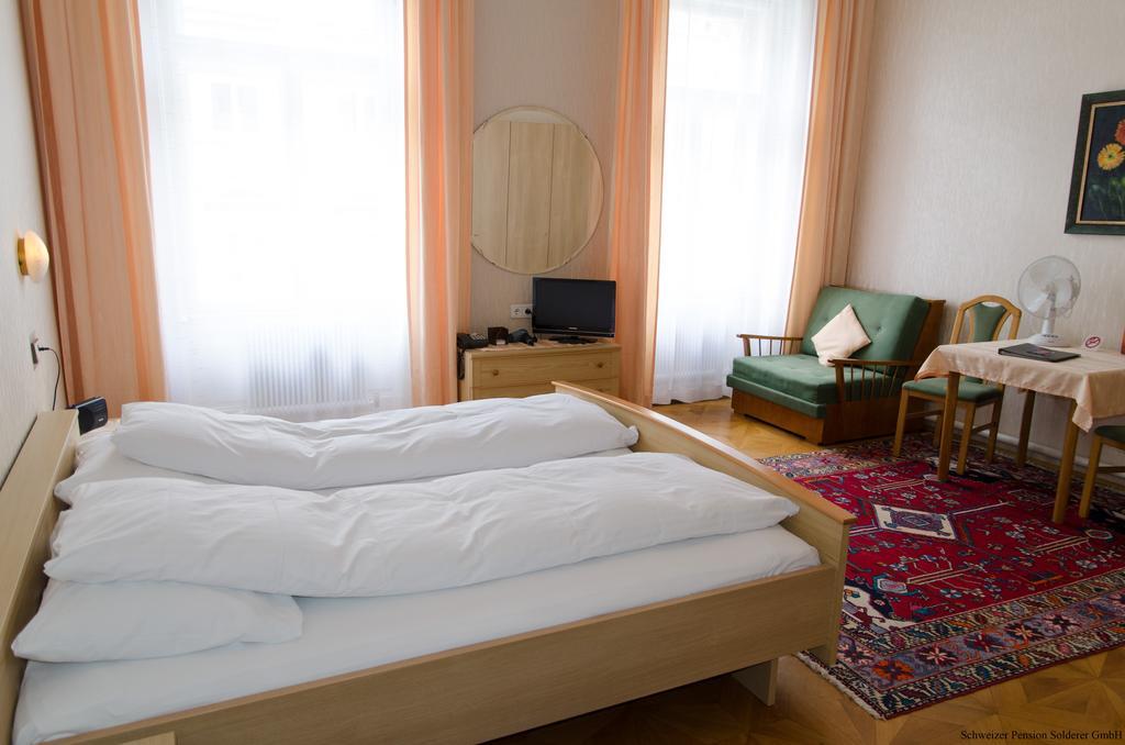 Schweizer Pension Solderer Vienna Room photo