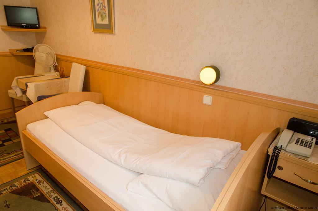 Schweizer Pension Solderer Vienna Room photo